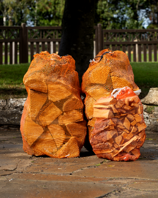 Bundle – 2x 40L Bags Premium Kiln-Dried Oak Hardwood + 3kg Premium Kiln-Dried Oak Hardwood Kindling